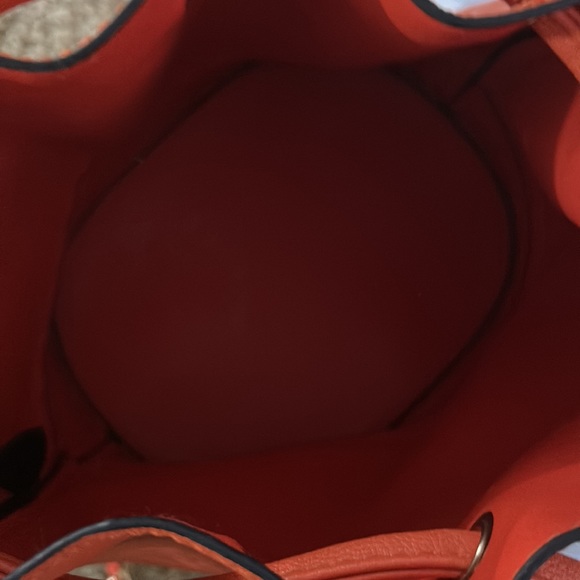 It was given too me and it was a little to big - Picture 2 of 2